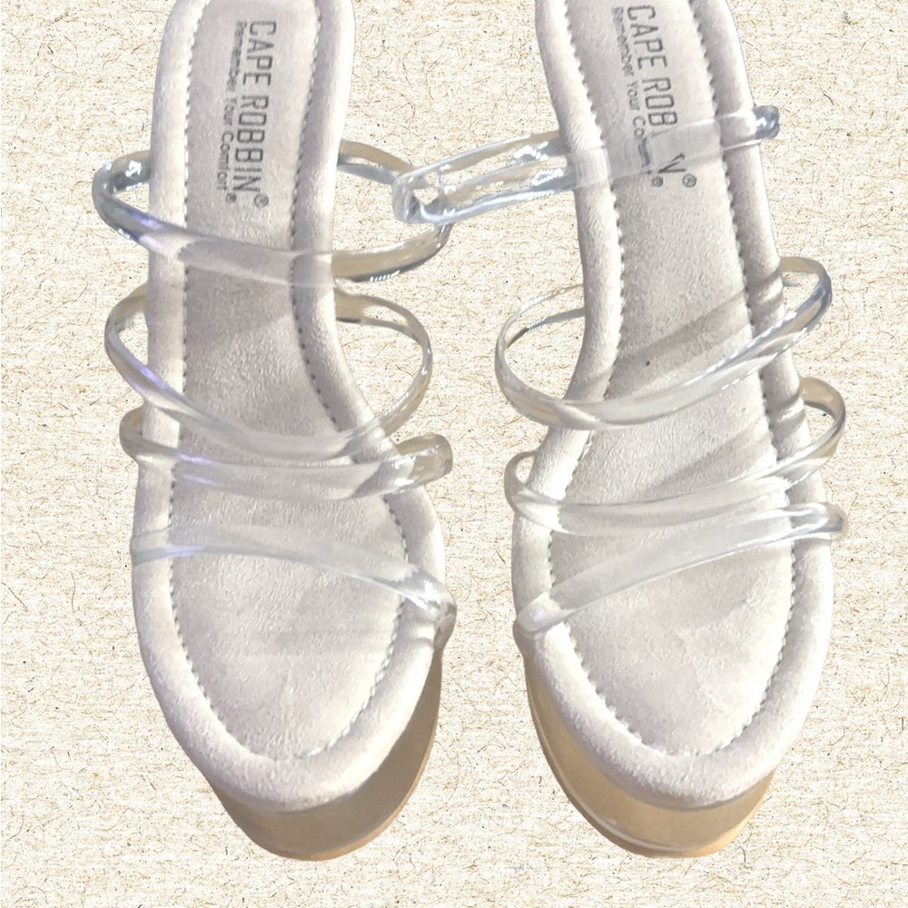 Cape Robbin Silver Heels with Transparent Design - Picture 3 of 6